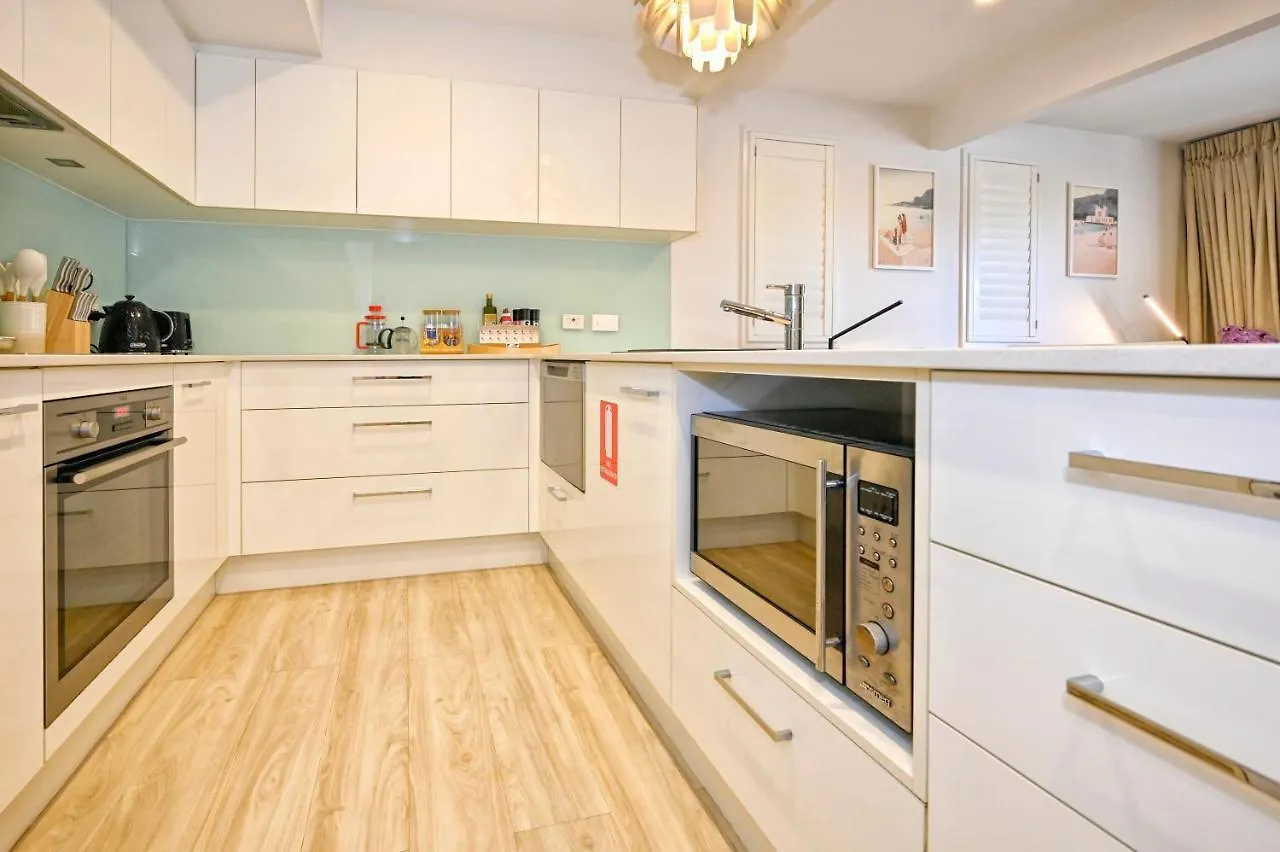 Stylish 2 B/R Apartment - 4 Guests, Garage Zc5 Александра-Хедленд