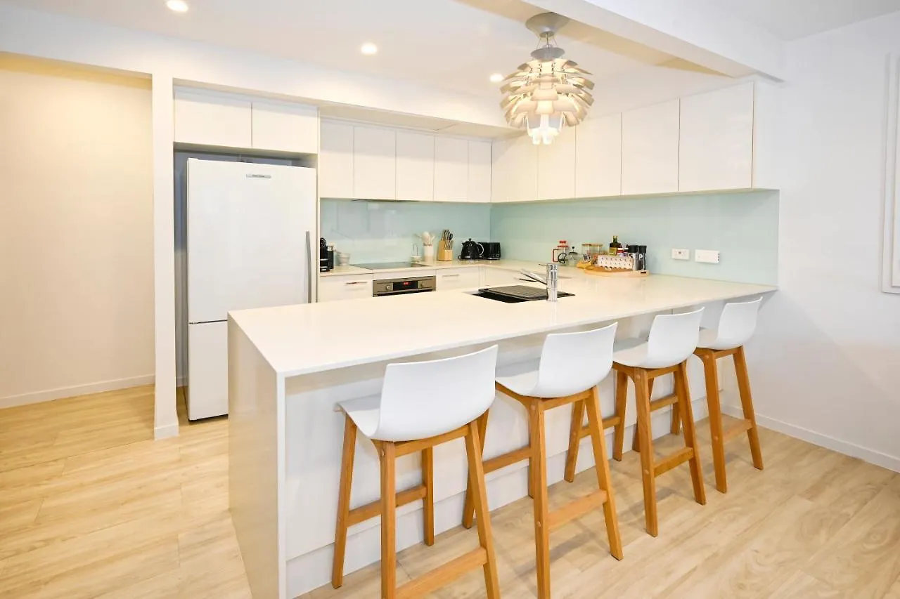 Stylish 2 B/R Apartment - 4 Guests, Garage Zc5 Александра-Хедленд 0*,  Австралия