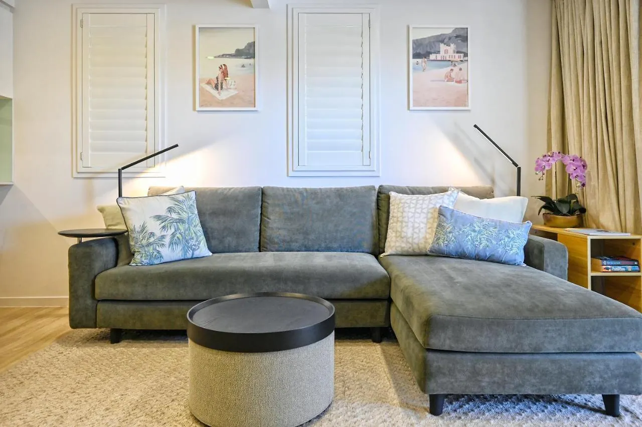 Stylish 2 B/R Apartment - 4 Guests, Garage Zc5 Alexandra Headland